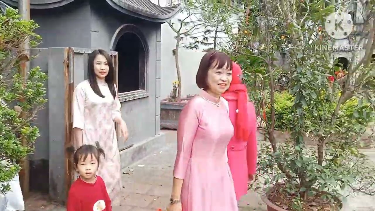 Đầu năm đi lễ @