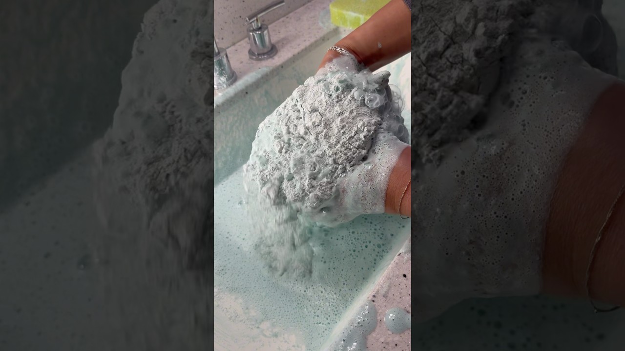 SPONGE SQUEEZING ASMR ❤️❤️ #oddlysatisfying #viral #cleantok #new #slime #relax #soap