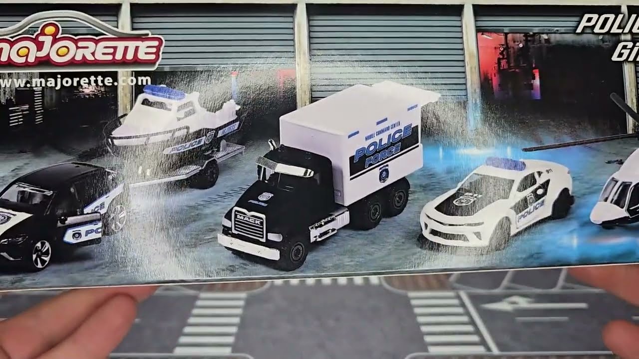 Unboxing: Majorette Police Force 5 Pack And Castheads Series 6 Car Set