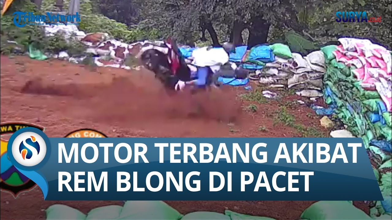 PENGENDARA SELAMAT, Terbang Menabrak Karung Penyelamat Gotekan di Jalur Batu Cangar-Pacet Mojokerto