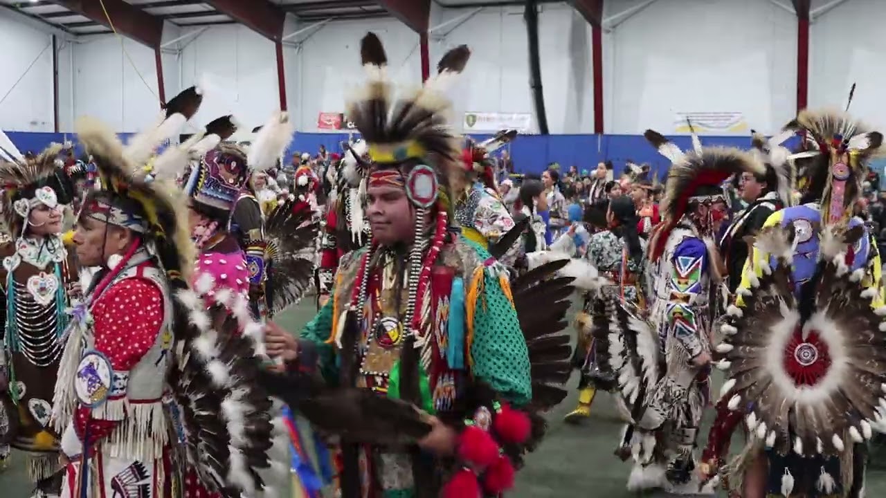 MVI 0015 Living Sky Casino Powwow 2025, Sat. afternoon Intertribal Dance & Singing... Awesome songs