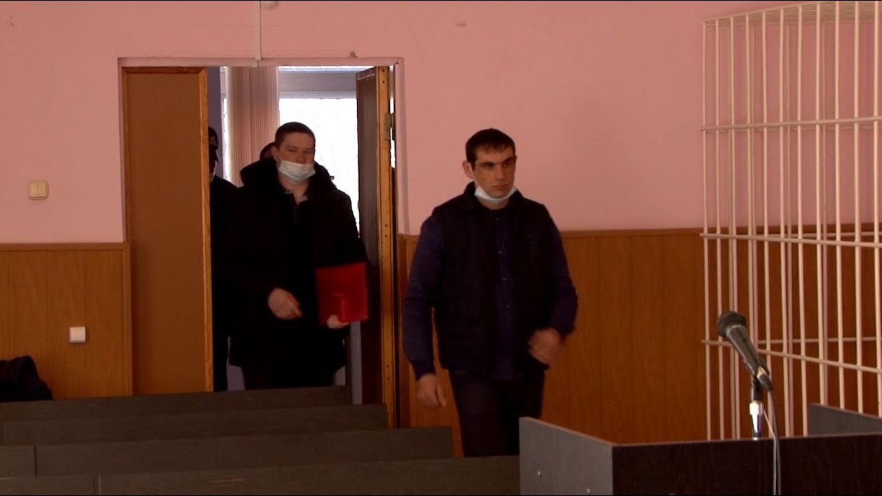 В Ершове судят избившего учителя соседа