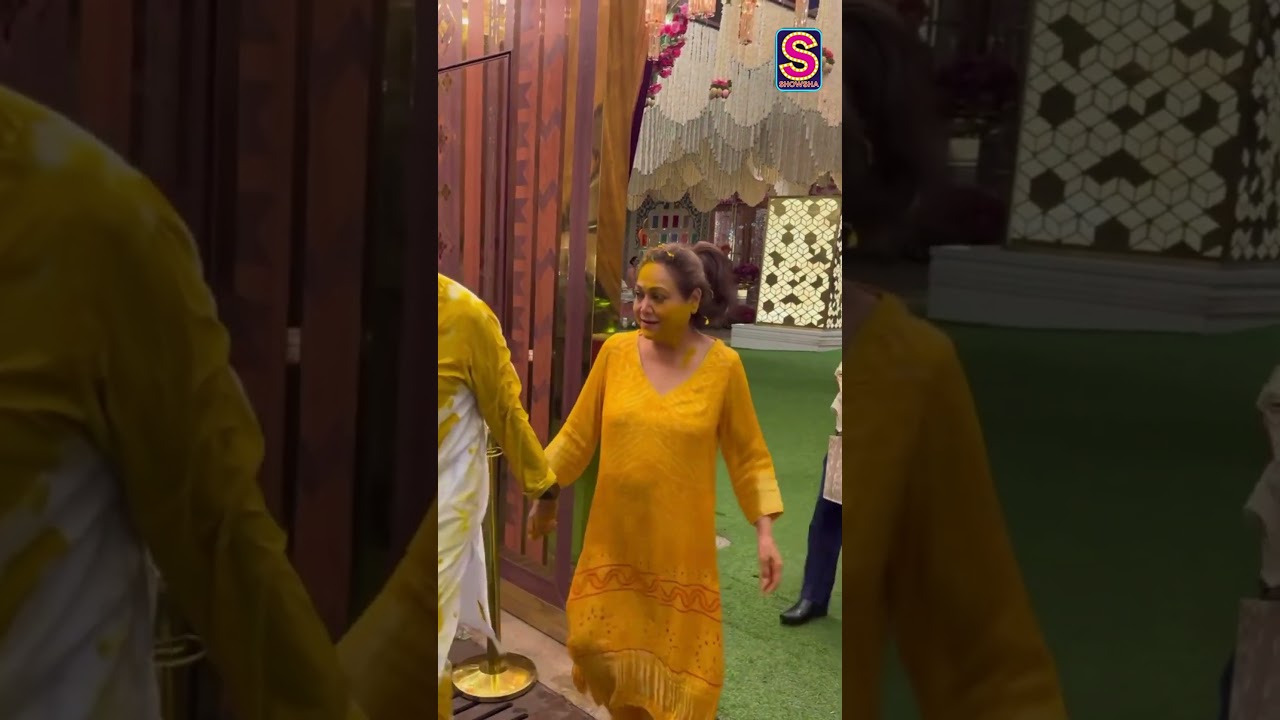 Anil Ambani And His Wife Tina Bless Nephew Anant Ambani And To-Be Bride Radhika Merchant N18S