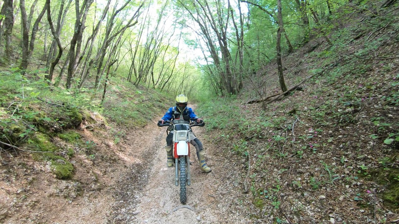 Yamaha TT600 e KTM 350 3.5.2025