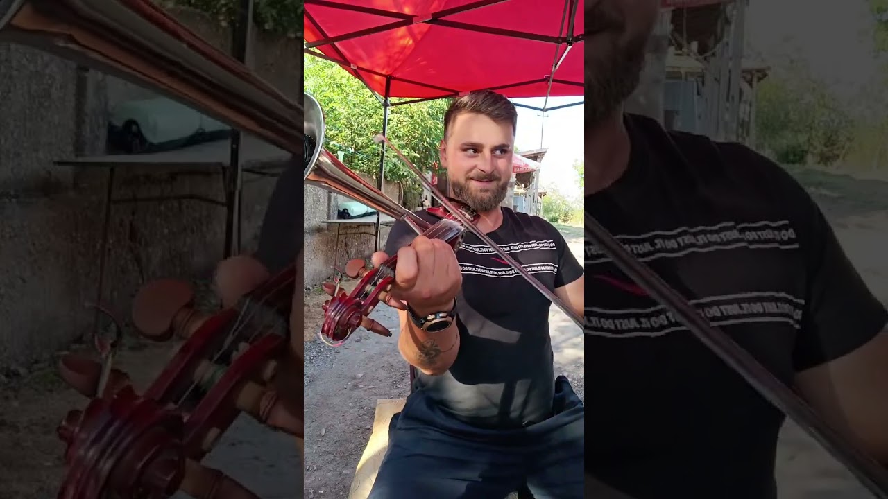 Turcas Razvan pe picior