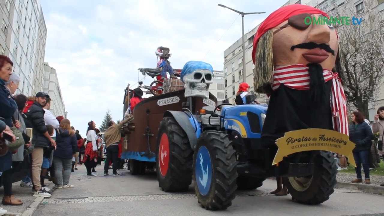 Carnaval de Tomar termina com milhares a assistir ao desfile