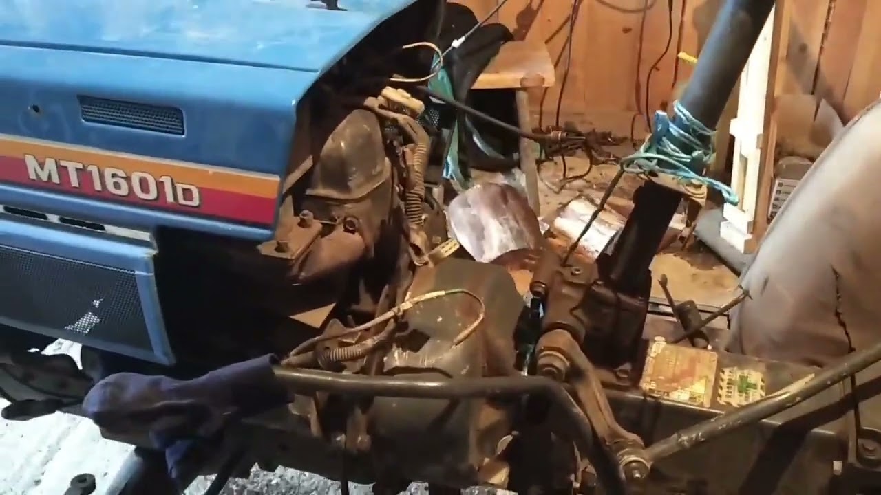Японський мінітрактор Mitsubishi MT1601D. Заміна щеплення