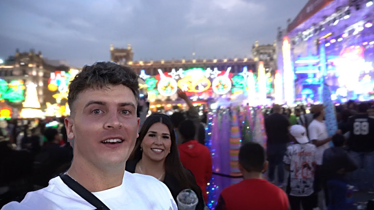 Christmas In Mexico City 2025! Full Tour Through The Center Of The City's Decoration