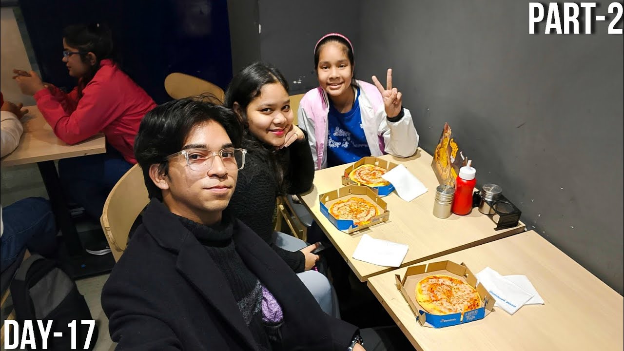 Aaj Kari Pizza Party 🍕🌃 | Night Noida Exploration | Day 17 Part-2 | Raw with Mohan 