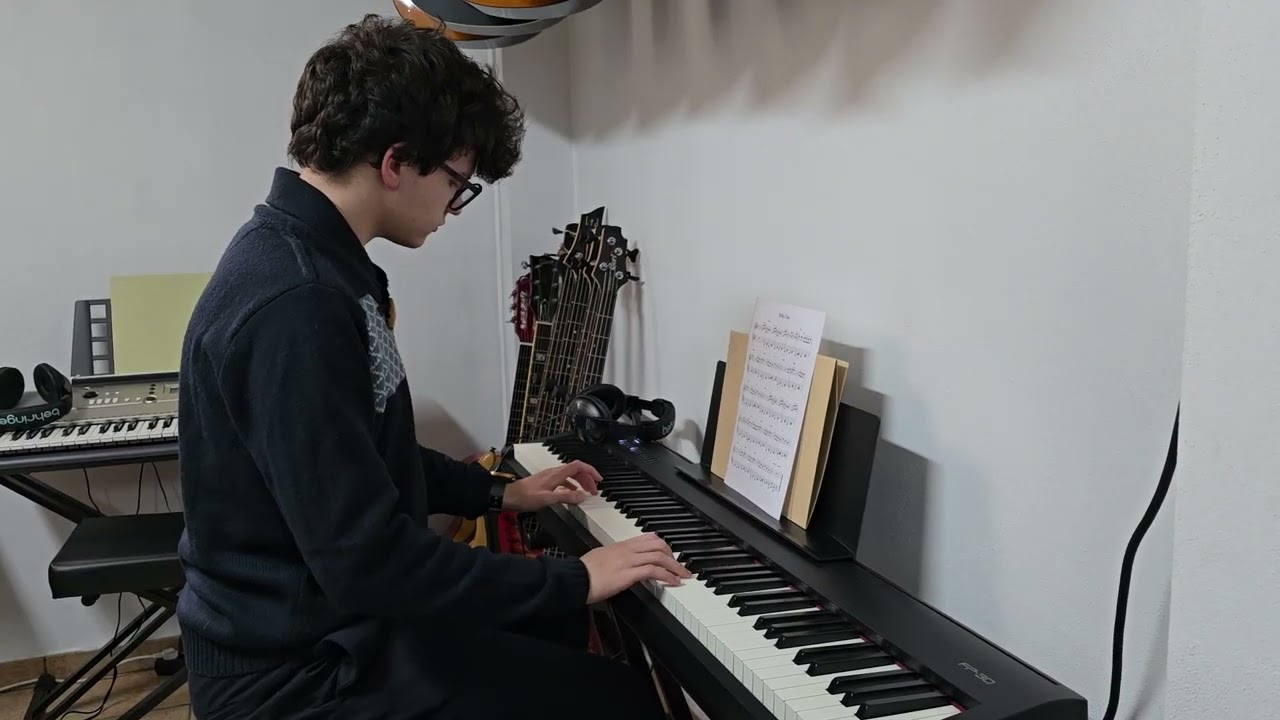 Estudos Musicais Talentos - Piano - (Bella Ciao)
