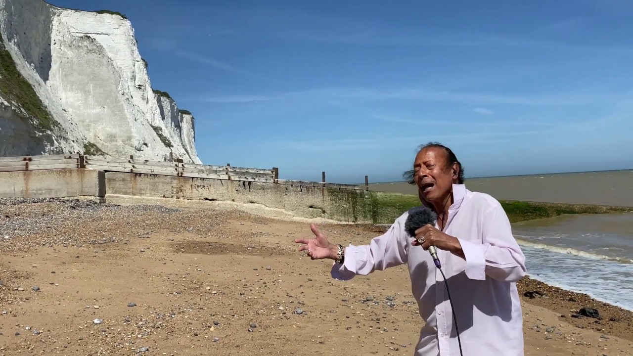 Peter Straker White Cliffs Of Dover (Live) - Raising Funds for Royal Hospital Chelsea