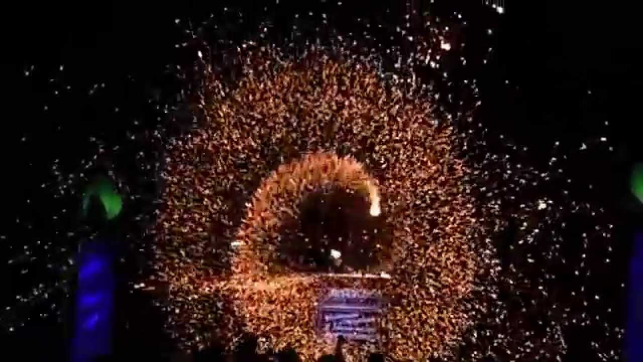 Ark bar fire show