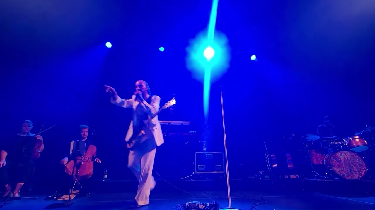 Samuli Putro: Tanssilattialla on tungos, Logomo 15.8.2024