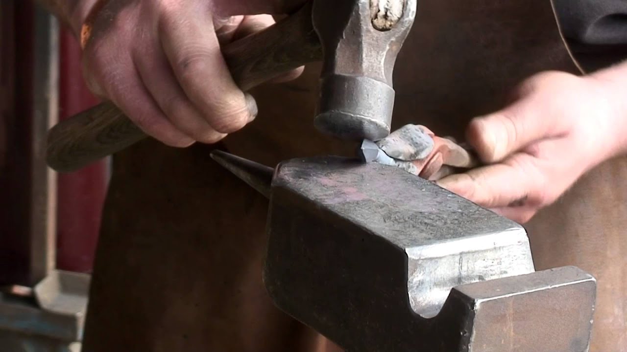 Forging Medieval Arrow Heads - Drawing the Point -