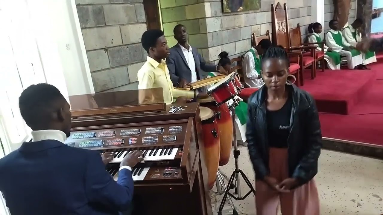Hiki ni Chakula / Samwel Abado/ st Paul's students choir live