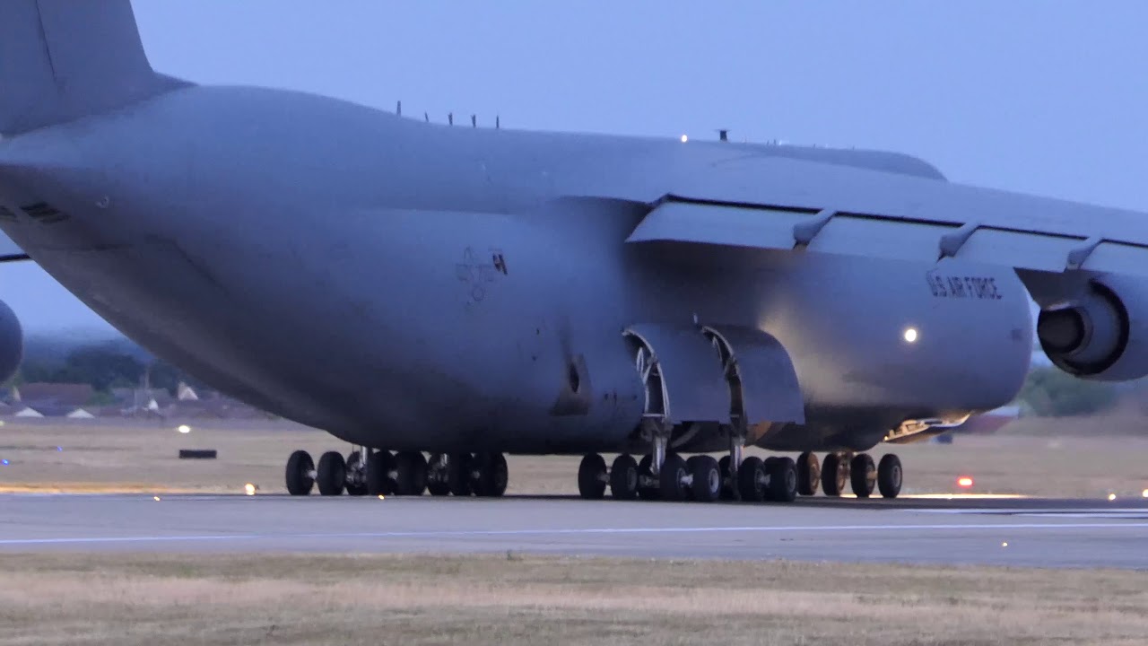 USAF C-5M Galaxy vs Russian Antonov An124 [4K/UHD]