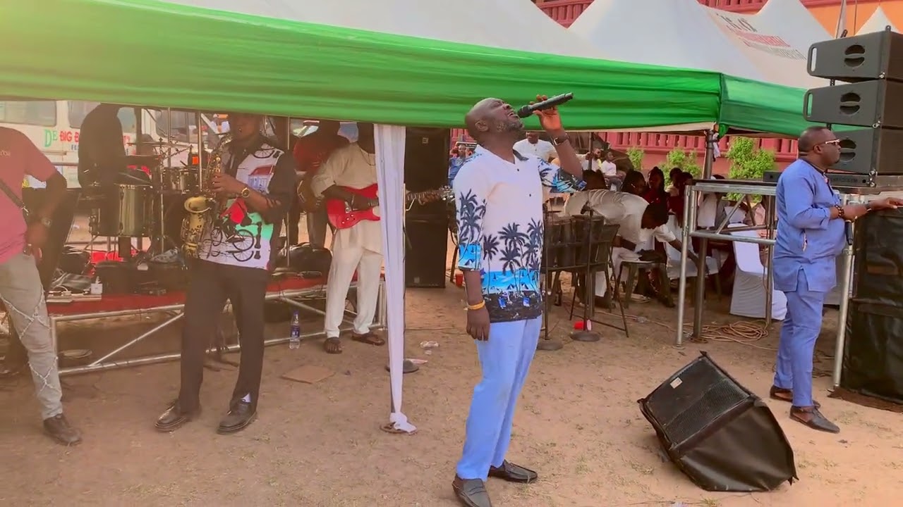 Atabala woman as performed by Ezeudo and His MAYORS DANCE BAND.