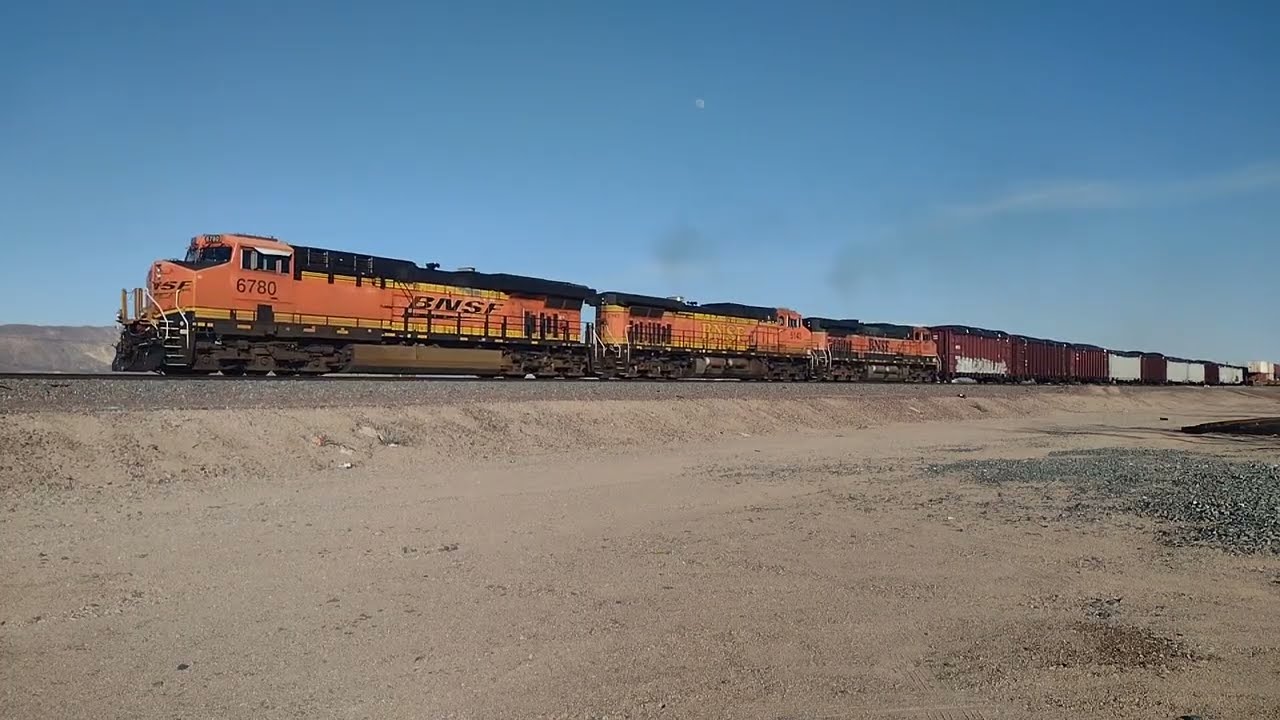 Monster WB BNSF Loaded Cottonseed Train At Daggett CA! #bigbossrailfanner