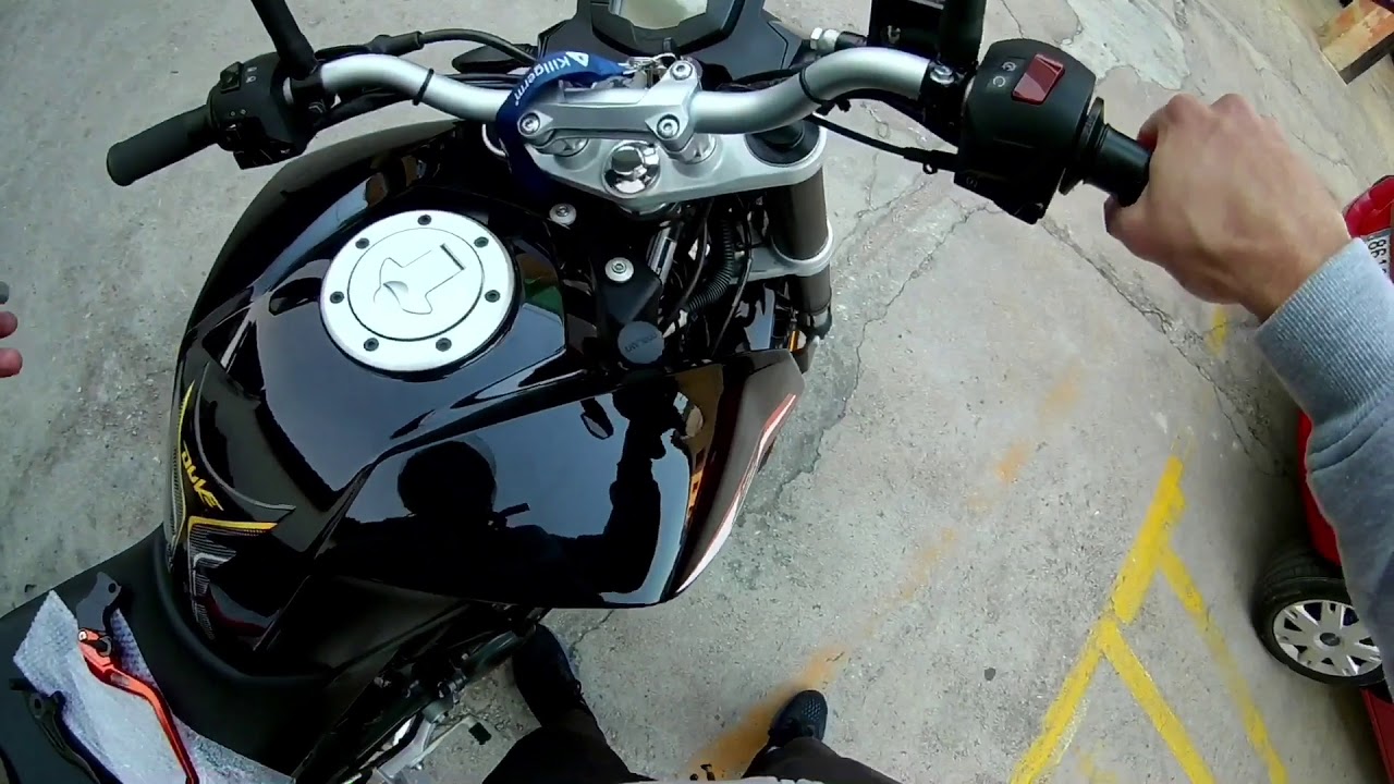 Montaje manetas regulables en KTM DUKE 125