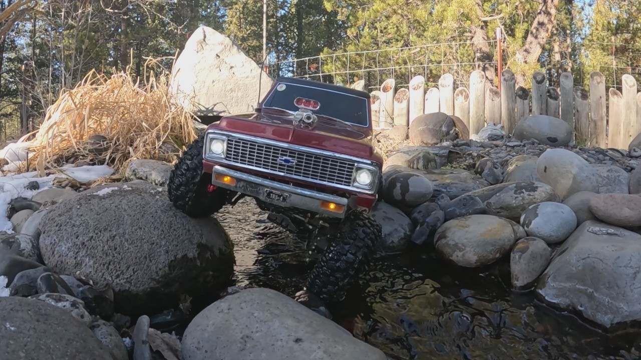 Backyard Snow Run part 1 #rc #rccrawler #offroad #centraloregon #traxxas