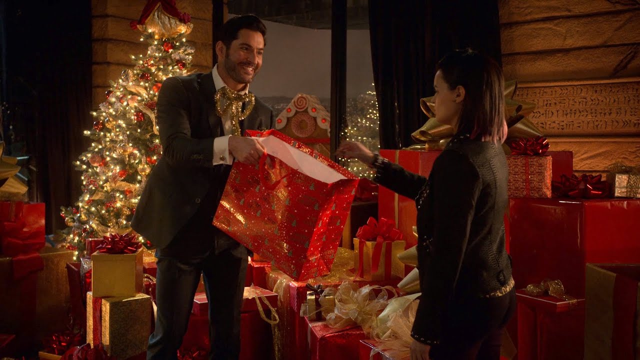 Christmas at Lucifer / Lucifer makes XMas to Rory [subtitles], 4K 2160p, Lucifer S06 E06, HQ