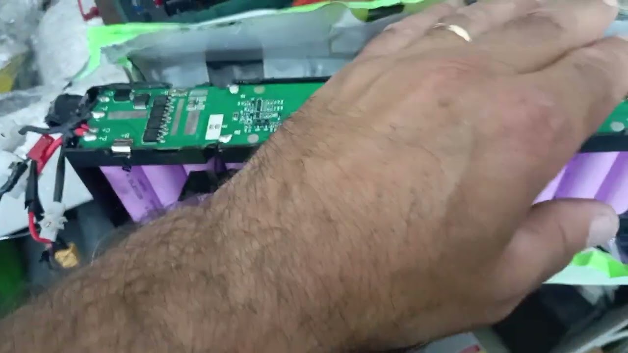 BATTERIA DUCATI PRO 1 EVO -MONOPATTINO SI ACCENDE E SI SPEGNE,RIPARATA CIN SOSTITUZIONE SCHEDA BMS