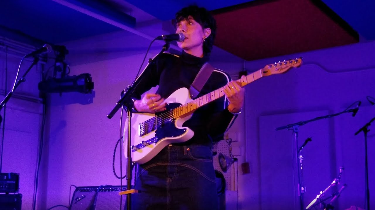 Chloe Southern live at Night Club 101 - Blueprints (solo) (Live)