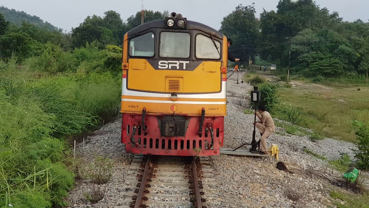 มาดูรถไฟแลกหัวรถจักรที่สถานีวังเย็น Locomotive exchange at Kanchanaburi