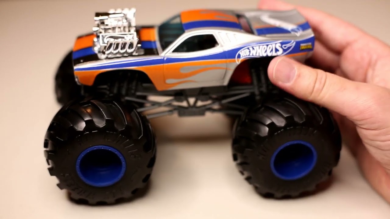 Rodger Dodger 1:24 Scale!!  2022 Hot Wheels Monster Trucks!
