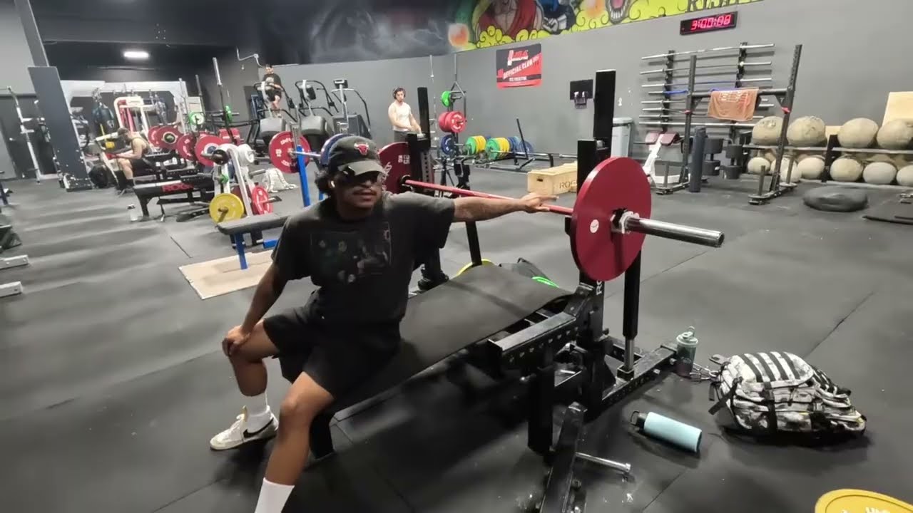 Chest day with the guys, best video yet?