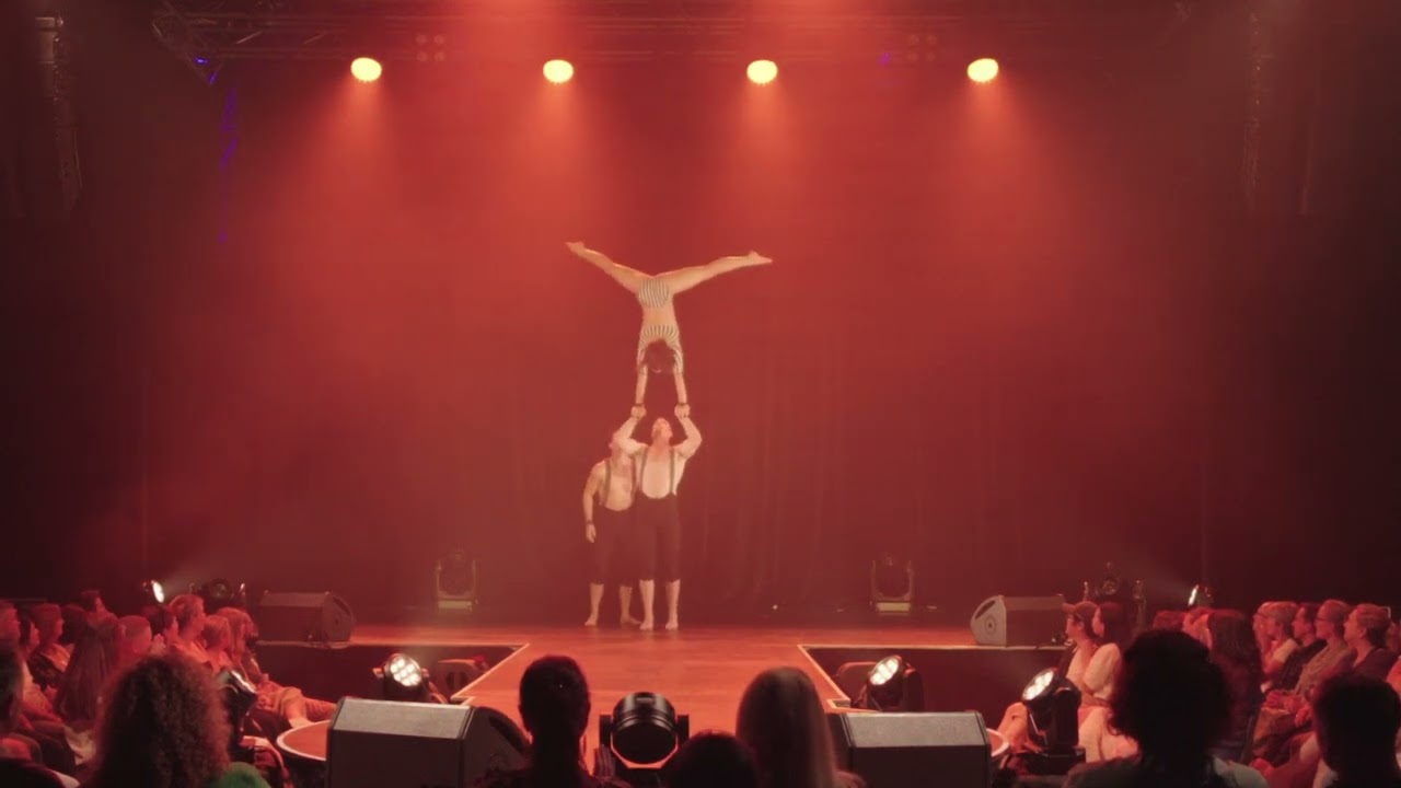 Rouge Trio 2 - Acro