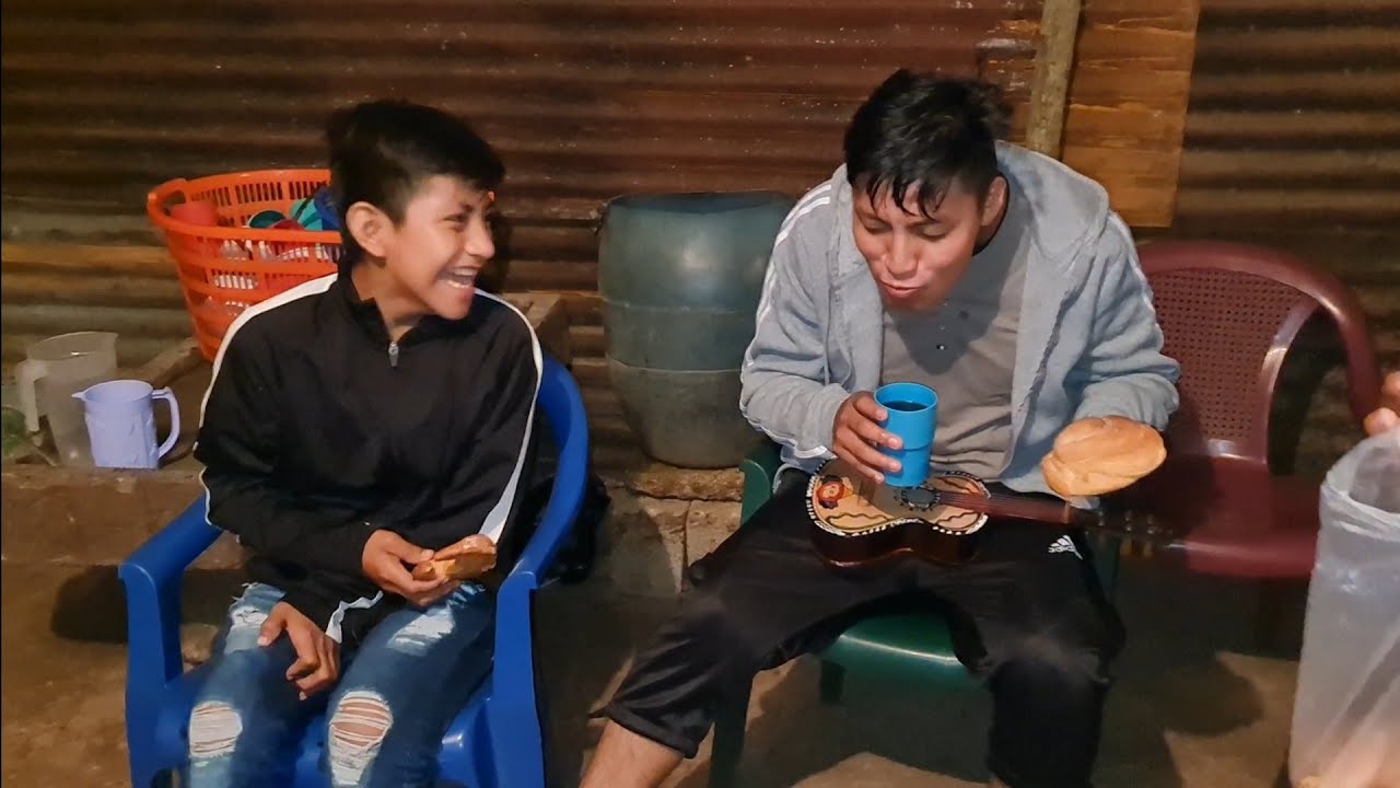 MATEO se Quemó con el CAFÉ Por andar Pele4ndo😡 Por los Panes, En plena SERENATA esta Pasó😱🤣🤣