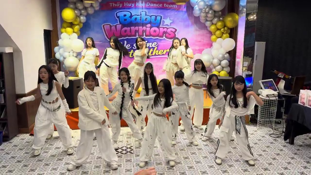 !?!?? at Year End Party #dance #xuhuongyoutube #trending #kpop #fyp #viralvideo 