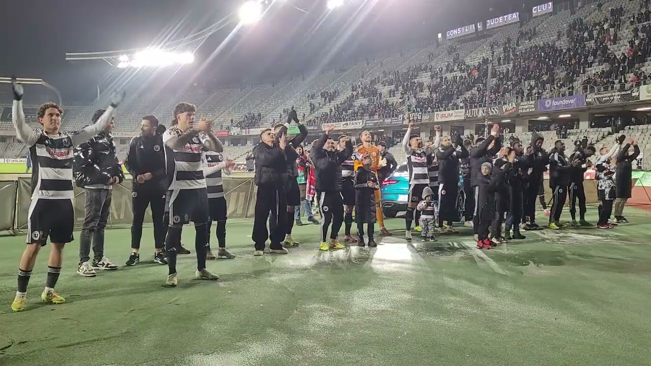 U Cluj și galeria după calificarea în play-off-ul superligii ediția 2025-2026