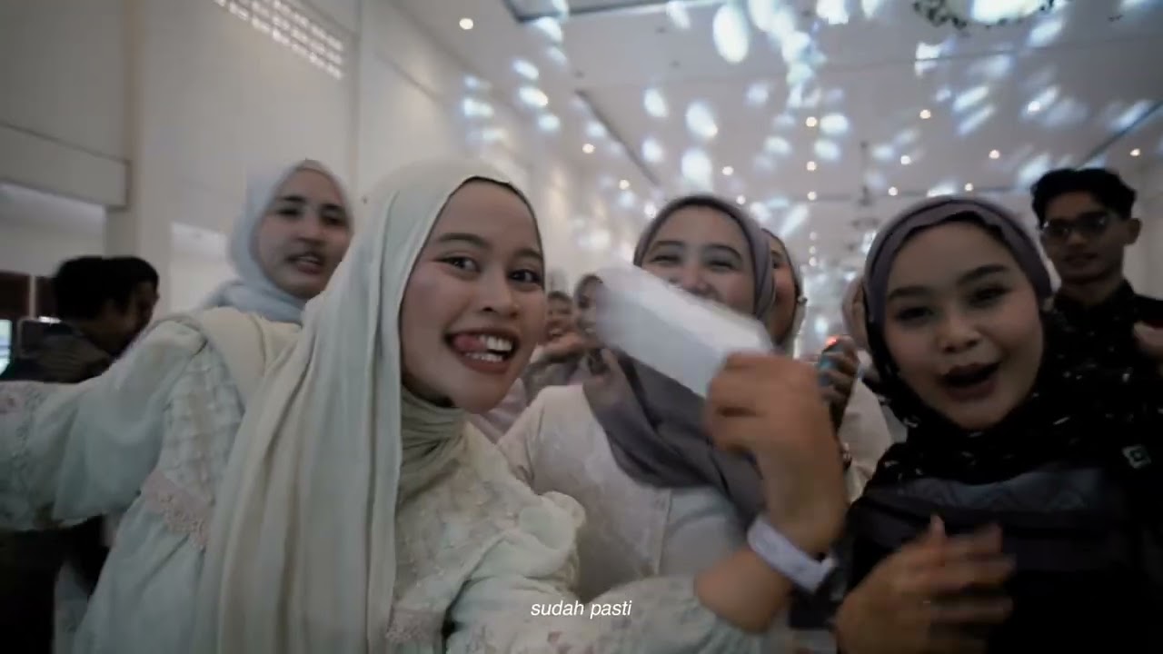 Momen Ketika Syarif & Rofi Menujuresmi (Can't Take My Eyes Off You)