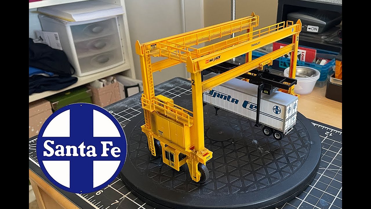 Walthers Mi-Jack Translift Crane in HO scale Review