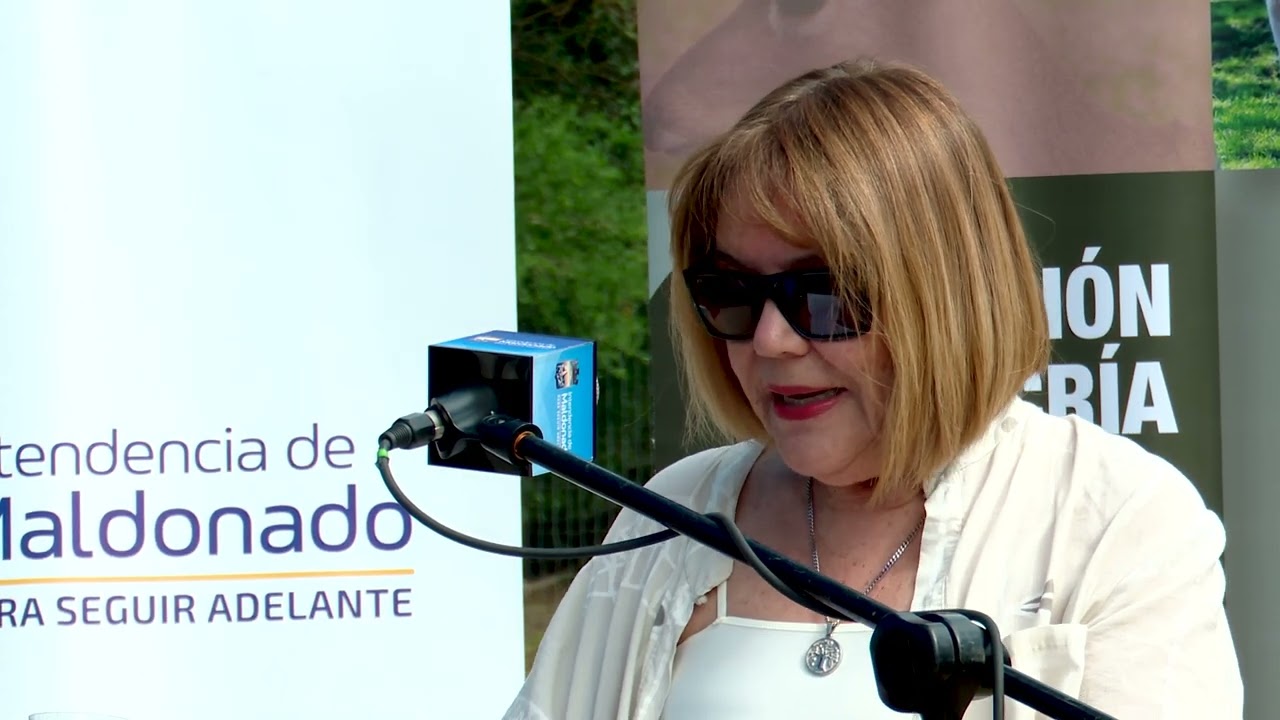 Brenda Bon dejó la dirección de la ECFA en emotiva ceremonia encabezada por el intendente