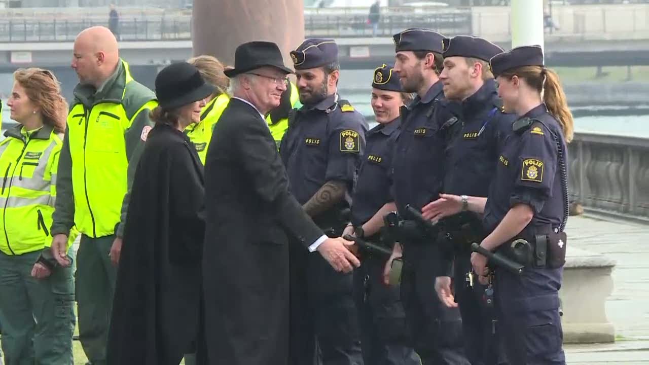 Se minnesceremonin vid Stadshuset - Nyheterna (TV4)