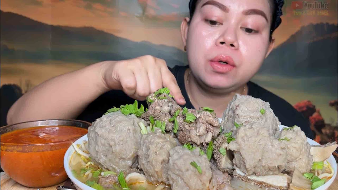 PEDAS NYA BAKSO SAPI TELOR CABE RAWIT PLUS TETELAN SOUN SAMBAL 1 MANGKOK MUKBANG