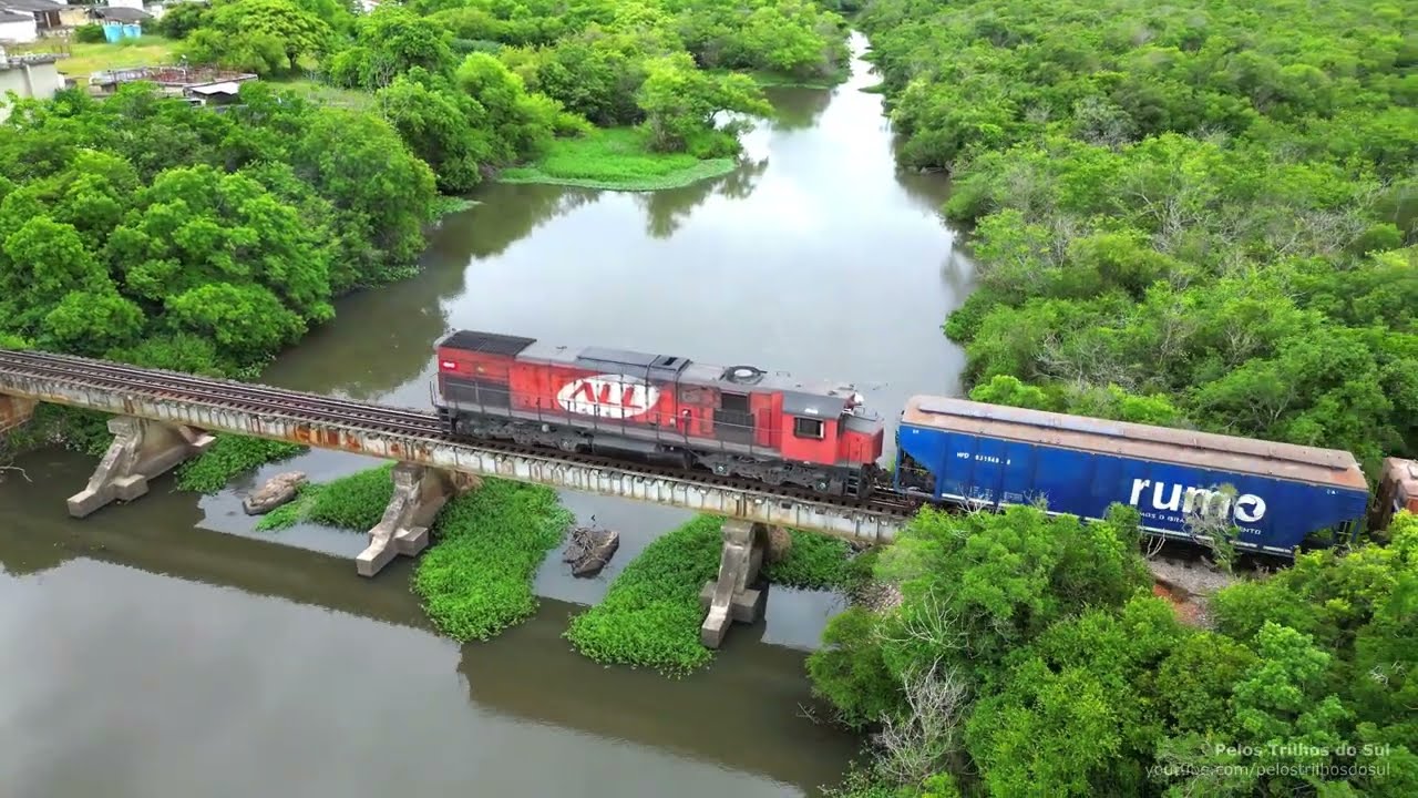 [DRONE/4K] Trem RUMO a EXPORTAÇÃO! Trio de locomotivas GT22 com destino ao Porto de Rio Grande-RS!