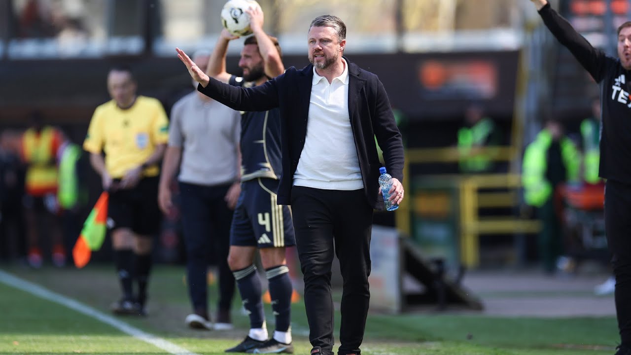 Dundee Utd reaction with Jimmy Thelin.