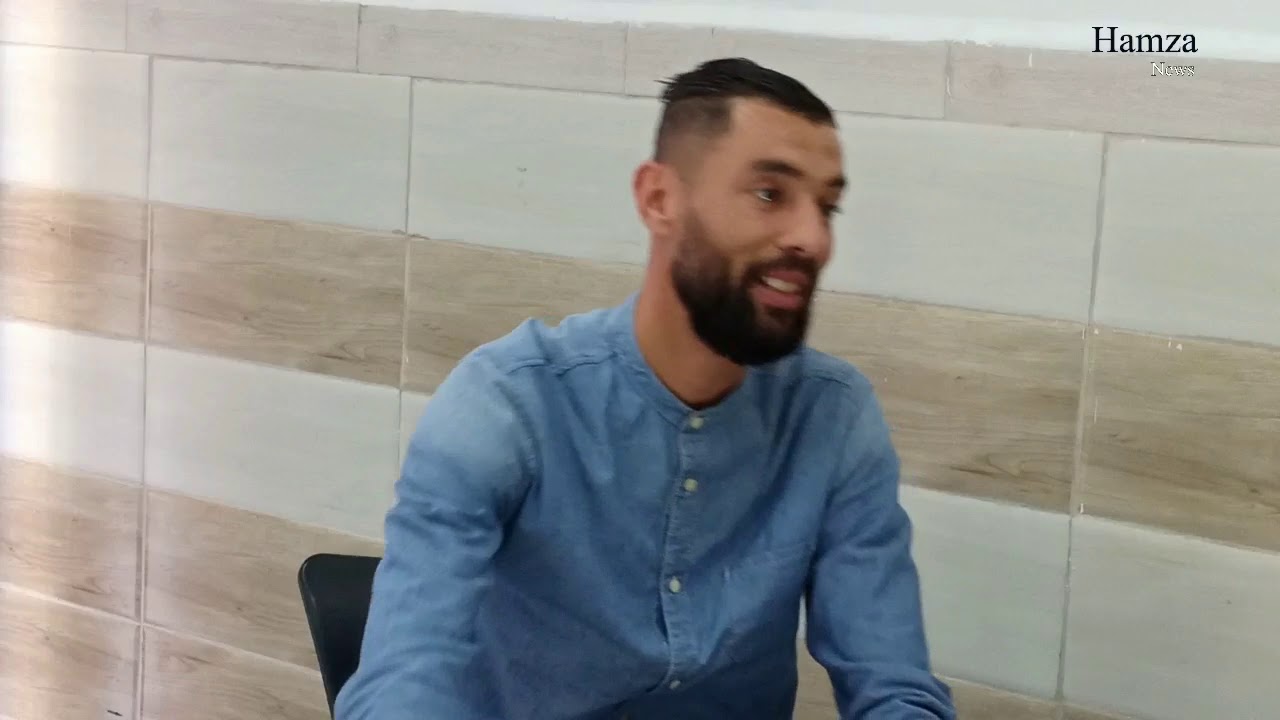 الكاميرا الخفية كان ضحيتها لاعب أولمبي ارزيو 👈 عبد القادر كلا ، بعدما إصطاده حمزة نيوز والكوتش رغم