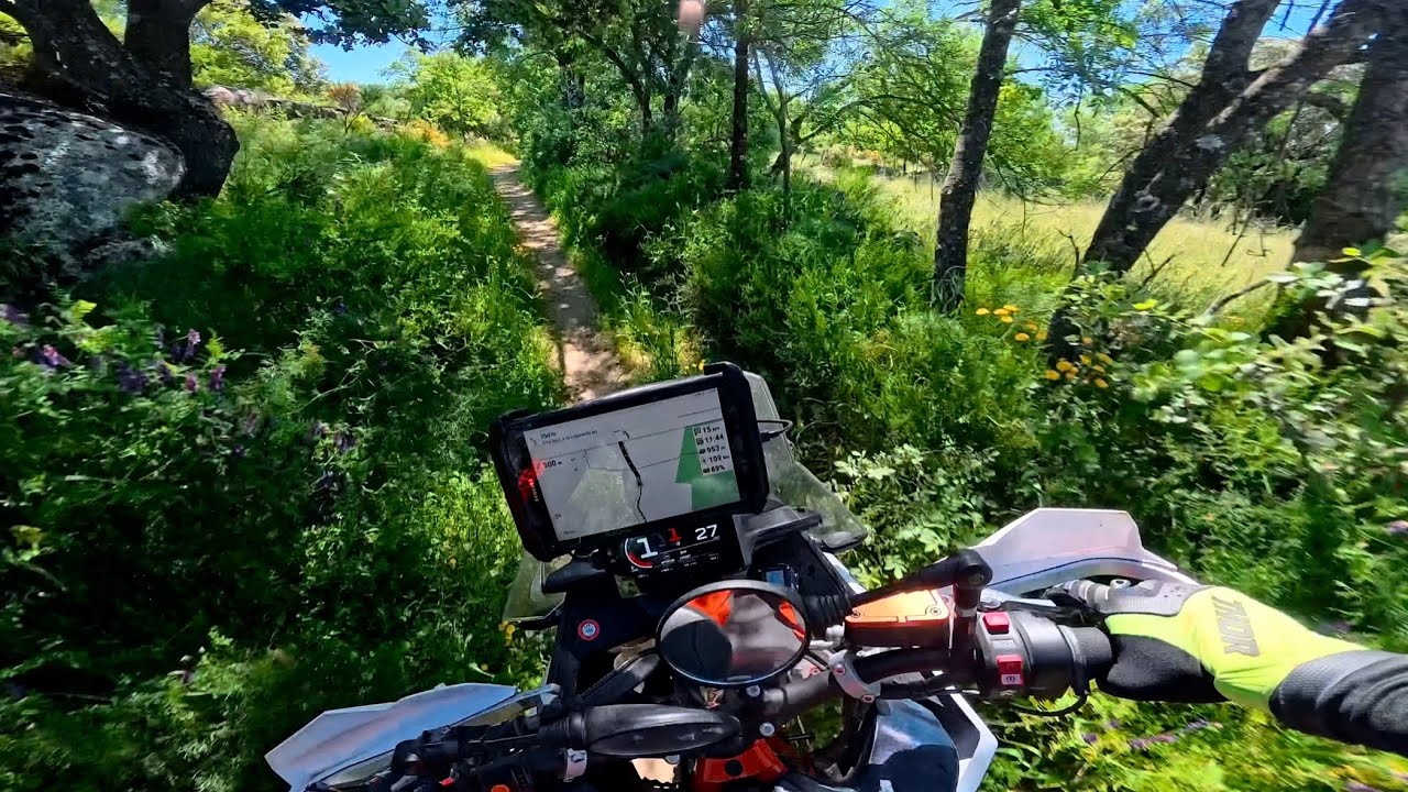 KTM 890 Adventure R - Ruta Moto Trail Off Road