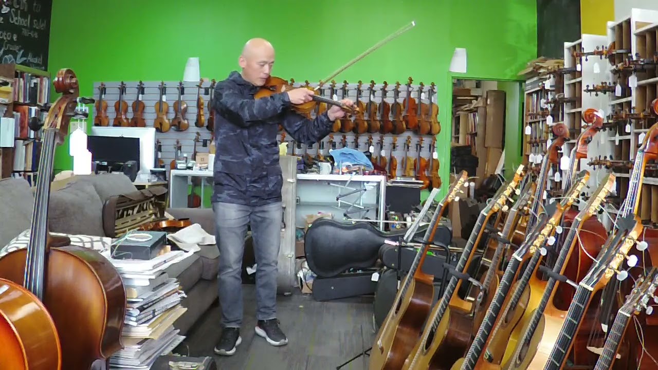 1880 ANTONIUS STRADUARIUS 1715 labeled violin Fan Hu plays New Strings, Deluxe Aubert bridge