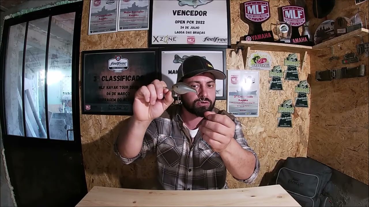 Amostras Que Apanham Peixe Em Outubro