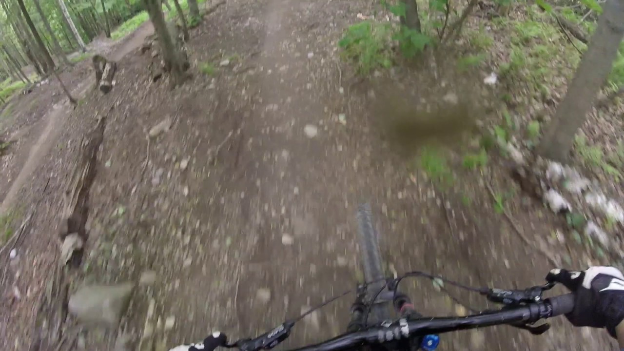 FIRST RIDES ON MY NEW DOWNHILL BIKE! (commencal supreme v4.2)