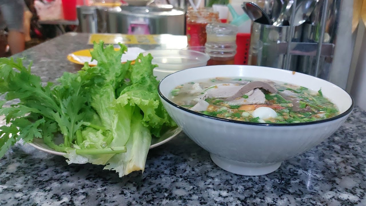 Street Food, Saigon, Vietnam 