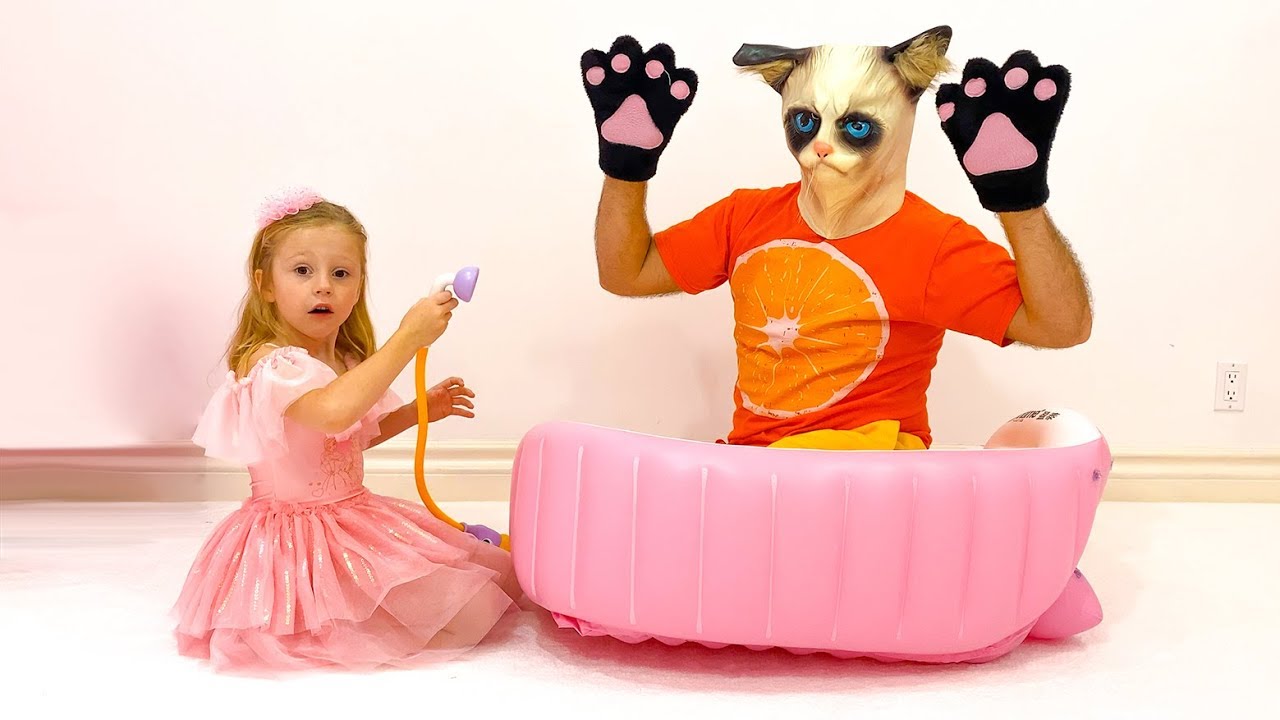 Nastya se transforma em um gato engraçado
