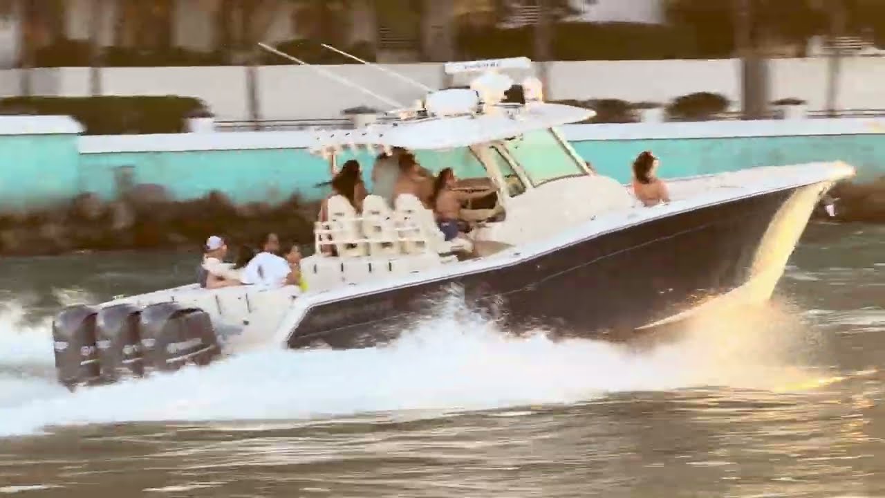 Haulover Inlet on a busy December day after Christmas 