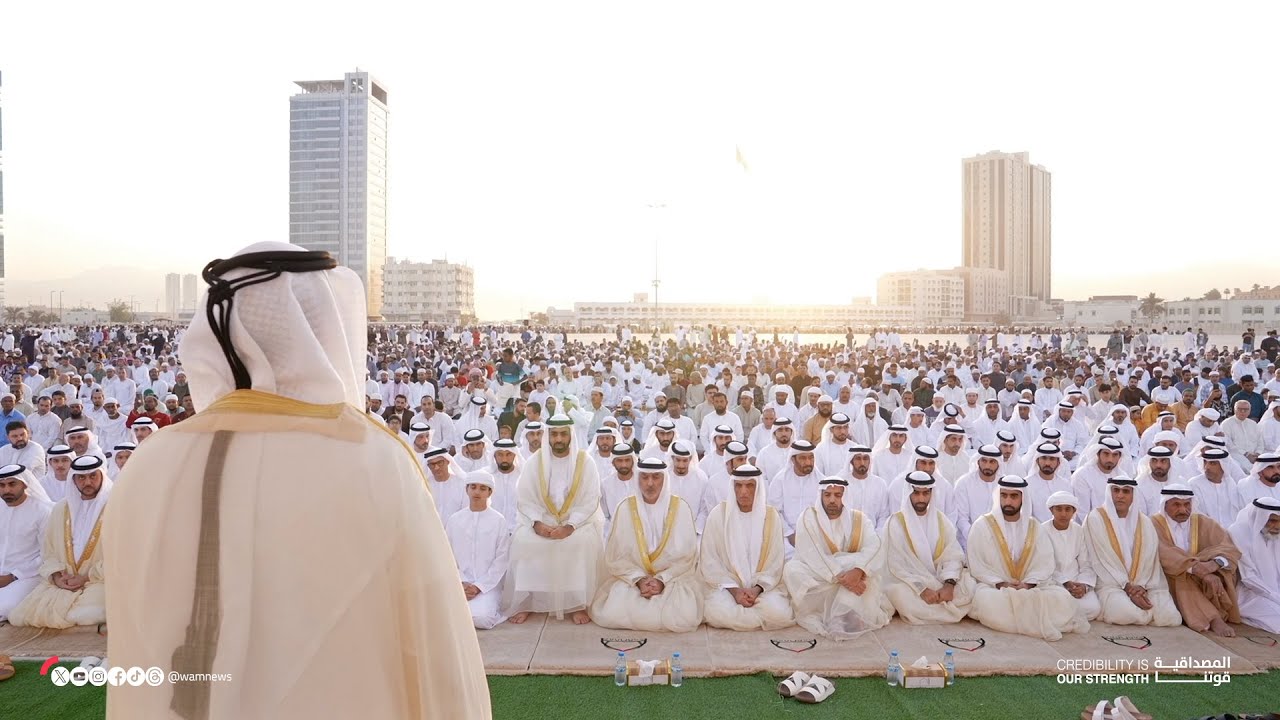 حاكم رأس الخيمة يؤدي صلاة عيد الفطر بمصلى العيد الكبير في خزام